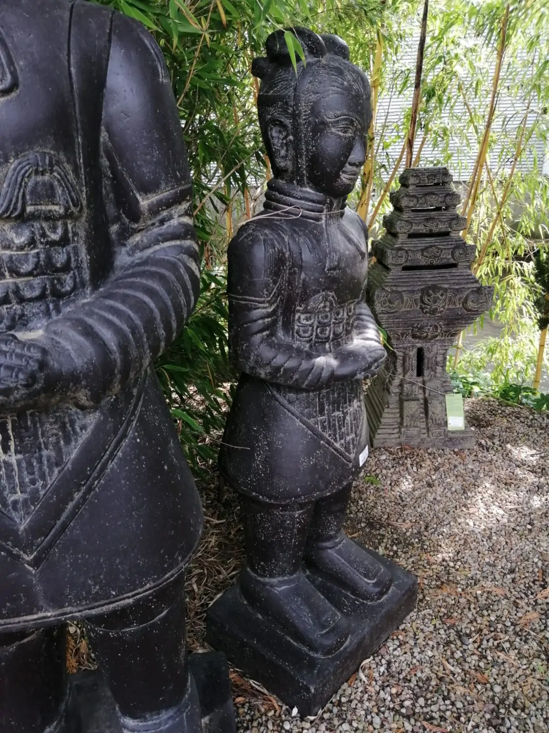 Product image 3 of the product “Chinese warrior, standing, 120 cm height, cast stone, handcrafted & coloured ”